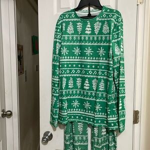 Pajama set NEW SIZE MEDIUM